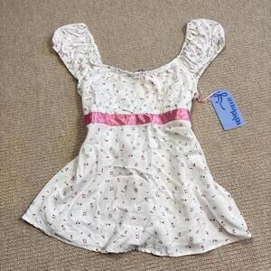 adorable white and pink babydoll top with satin tie in the back floral y2k